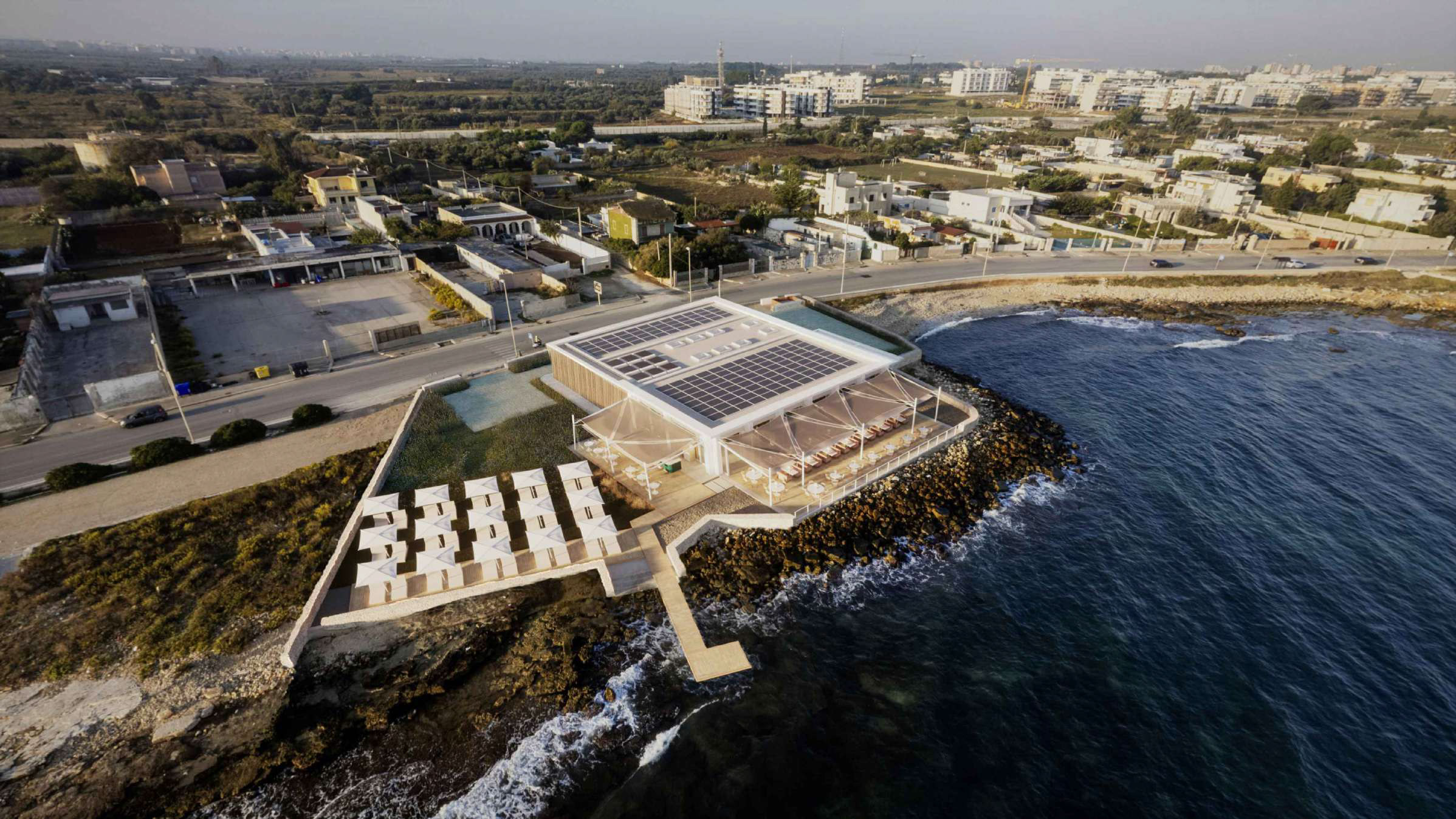 Indetta la conferenza di servizi per il progetto di riqualificazione dell‘ex Reef sul lungomare a sud di Bari